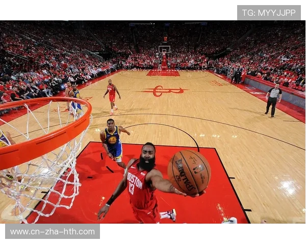 克劳利队与朴次茅斯队激战正酣精彩对决引发球迷热议